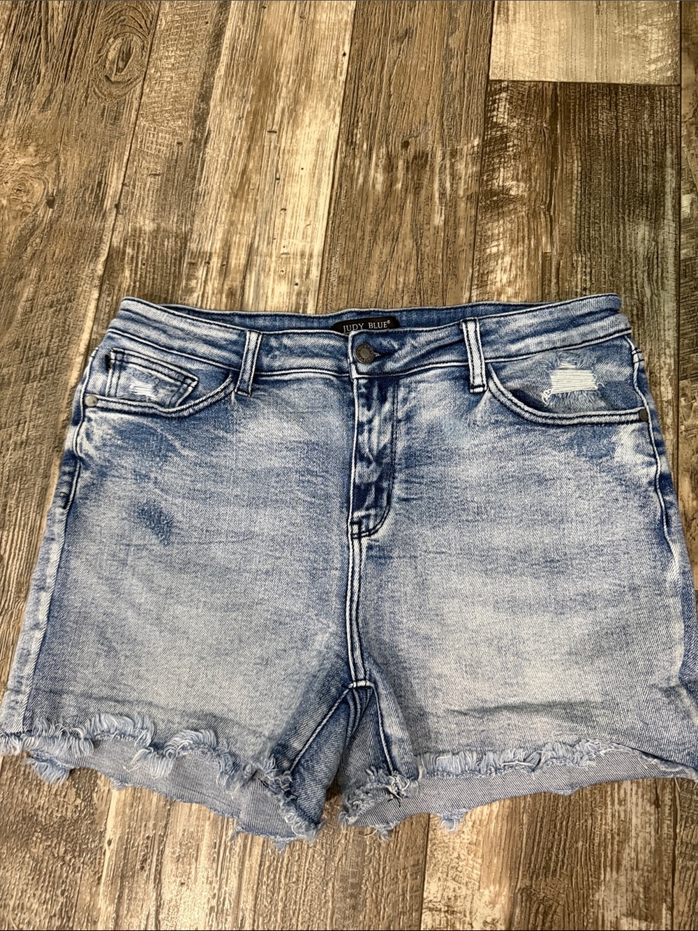 🌟Judy Blue 🌟Light Blue 🌟Distressed Frayed Hem Denim Shorts, XL